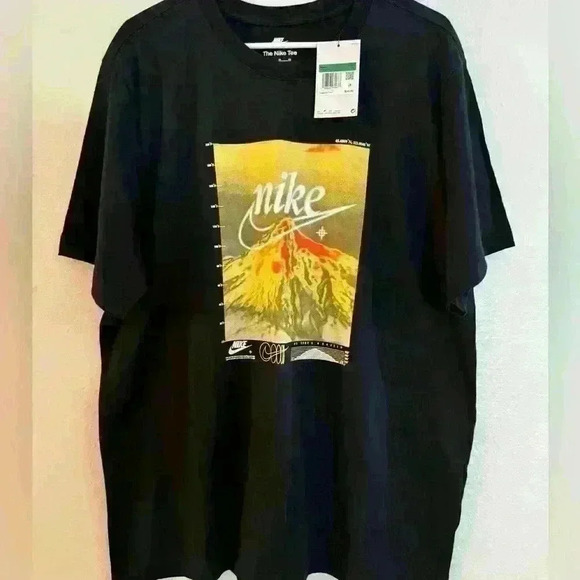 NIKE Black Graphic Print Tee Shirt - Picture 1 of 4